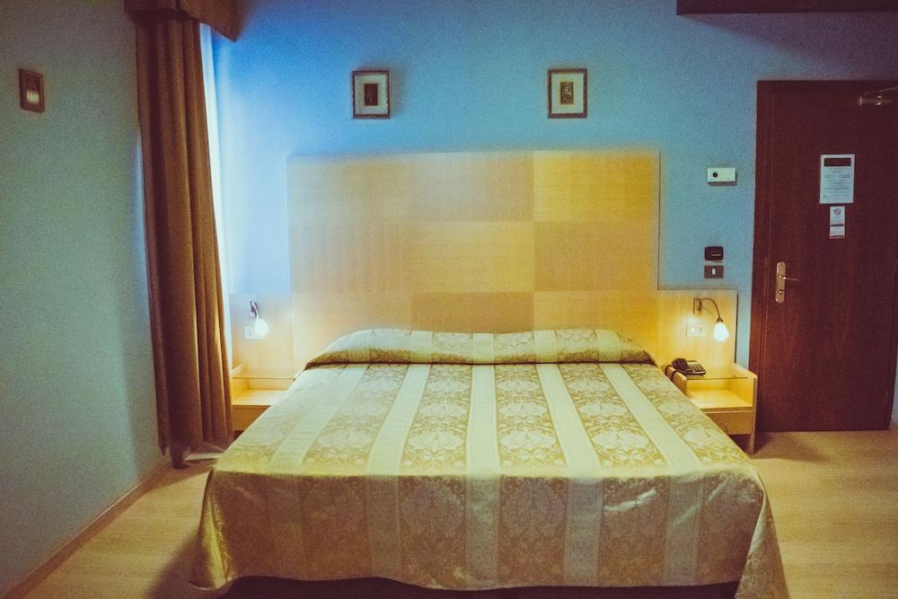 Hotel Floris Mogliano Veneto Kültér fotó
